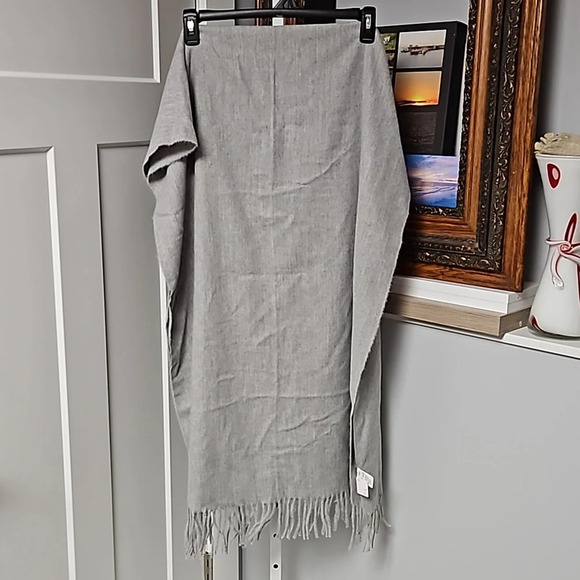 Shawl /wrap liz Claiborne - Picture 1 of 3
